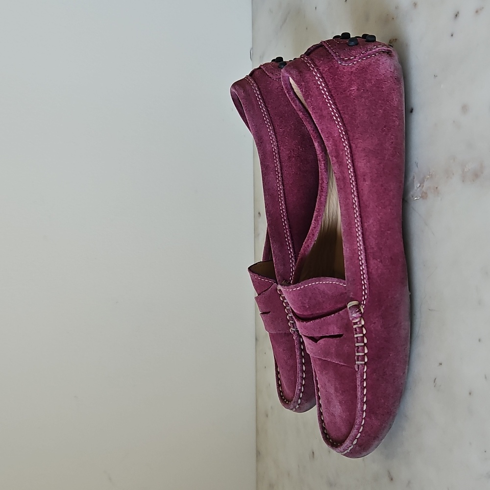 TOD'S: Classic Pink Suede Driving Loafers - Picture 2 of 9